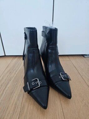 Black Leather Ankle Boots Size 8.5 New